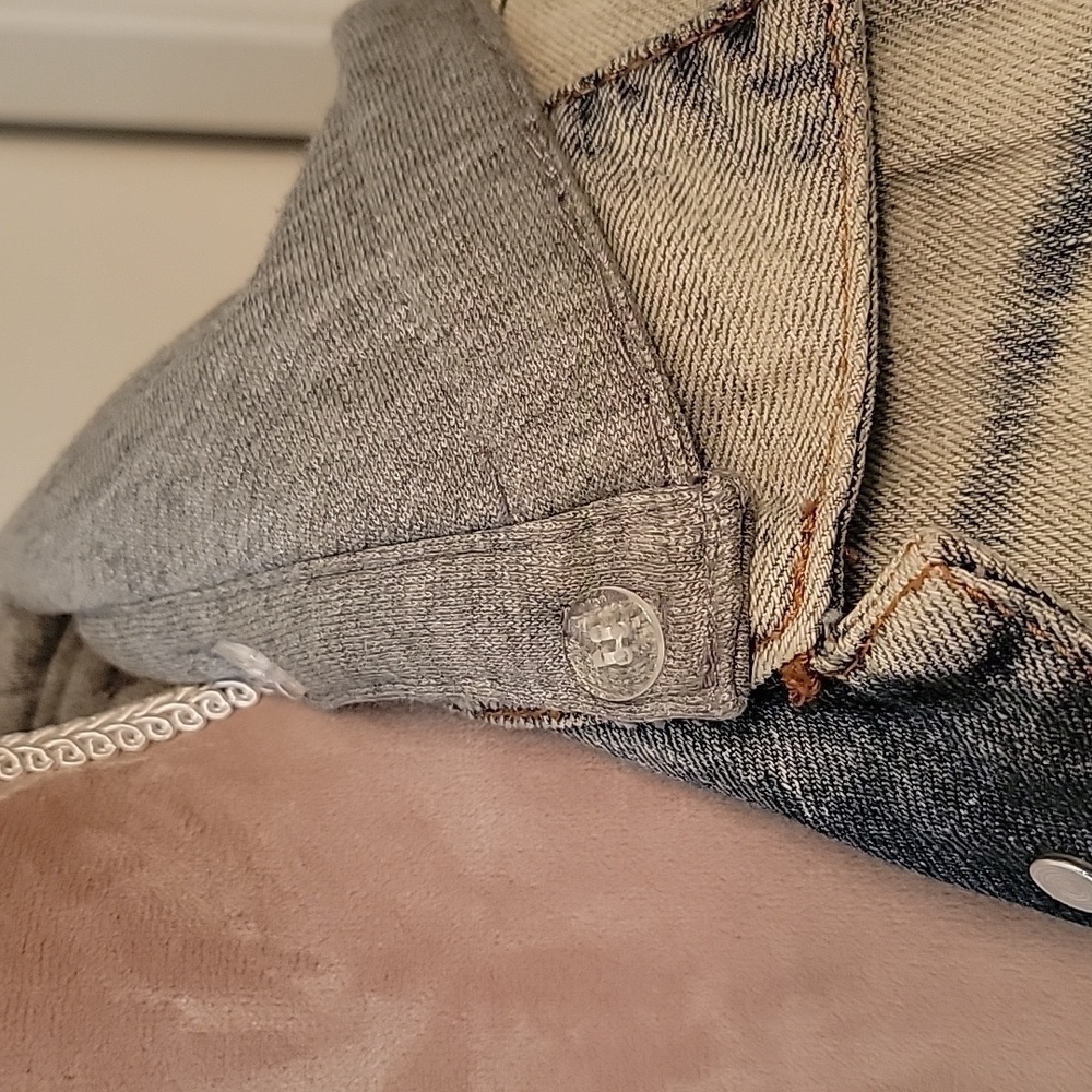 ~RARE~ All About Eve Distressed Denim Jacket w/ Removable Hoodie, size 10, NWOT - Picture 3 of 11